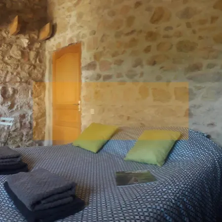 Odyssee-auvergne Casa de hóspedes 2*